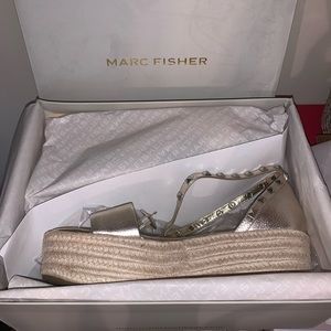 NIB Size 8.5 Gold Marc Fisher Jazlyn Espadrille